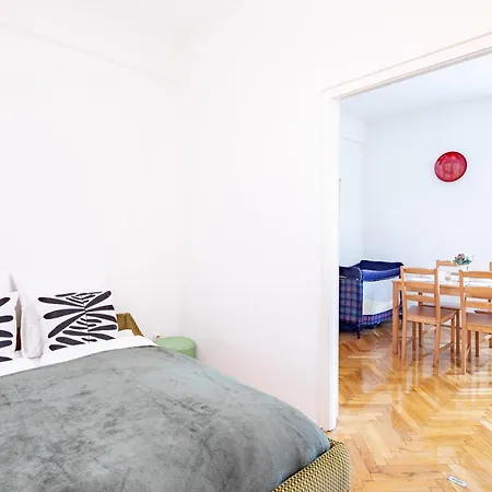 - Bright - Easy * Budapest