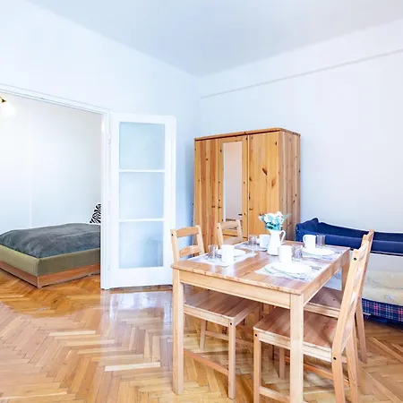 Apartment - Bright - Easy